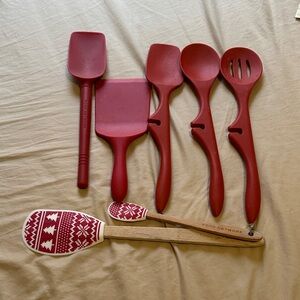 Red Kitchen Utensil Set with Nordic Pattern Spoon Rest